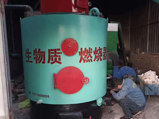 240萬大卡生物質(zhì)燃燒機(jī)改造4噸燃煤鍋爐     240萬大卡木片燃燒機(jī).jpg